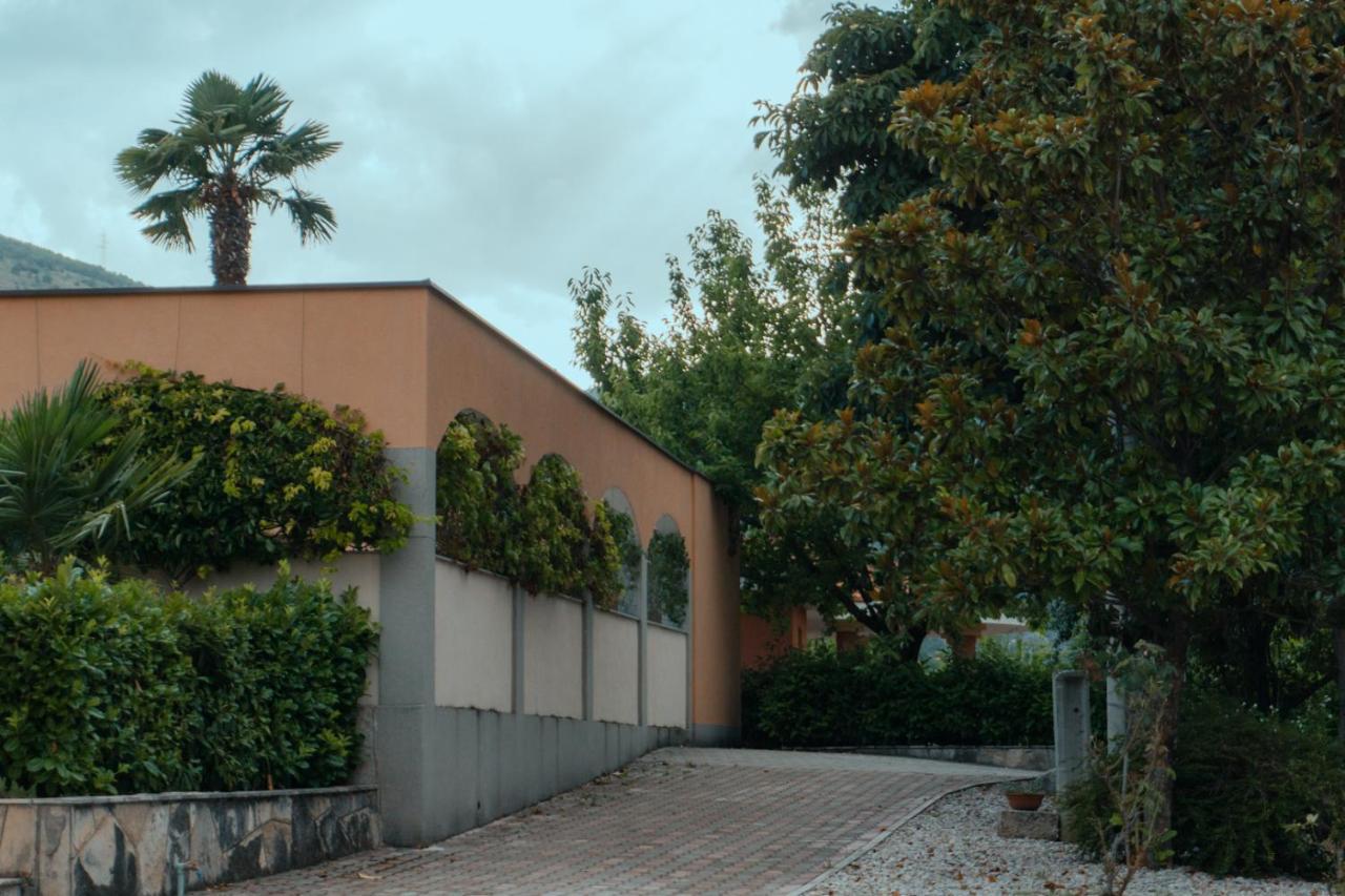 Holiday Home Rozic - Villa With Private Seasonal Heated Pool 莫斯塔尔 外观 照片