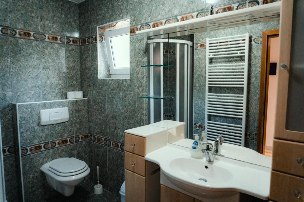 Holiday Home Rozic - Villa With Private Seasonal Heated Pool 莫斯塔尔 外观 照片