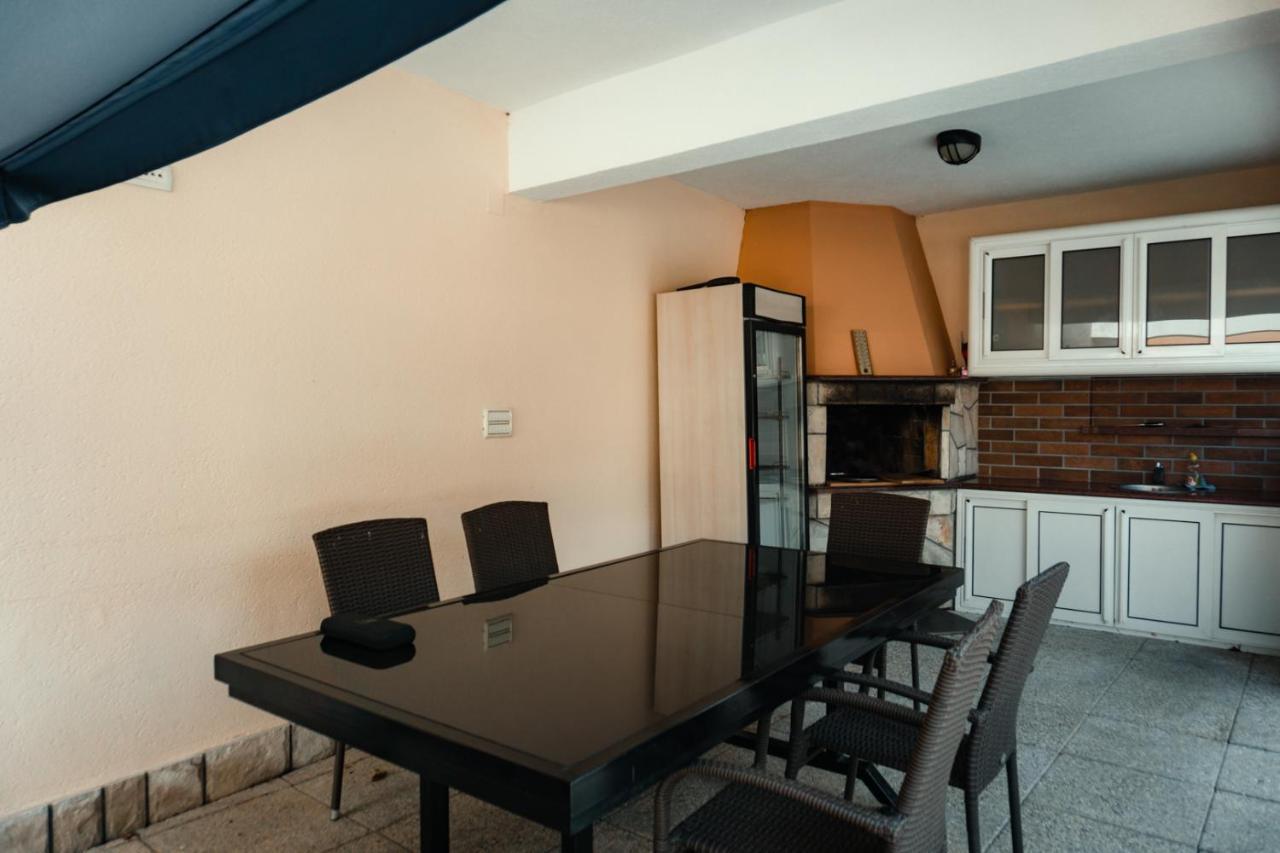 Holiday Home Rozic - Villa With Private Seasonal Heated Pool 莫斯塔尔 外观 照片