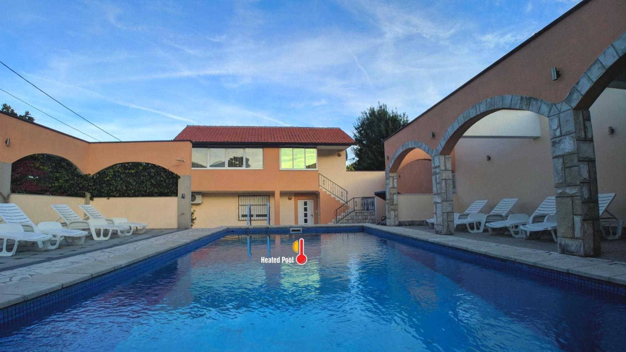 Holiday Home Rozic - Villa With Private Seasonal Heated Pool 莫斯塔尔 外观 照片