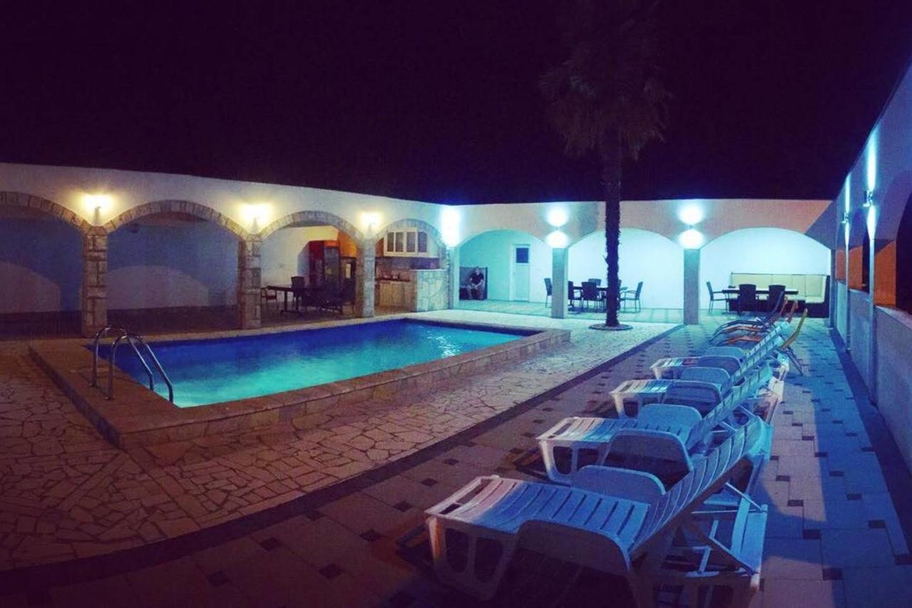 Holiday Home Rozic - Villa With Private Seasonal Heated Pool 莫斯塔尔 外观 照片