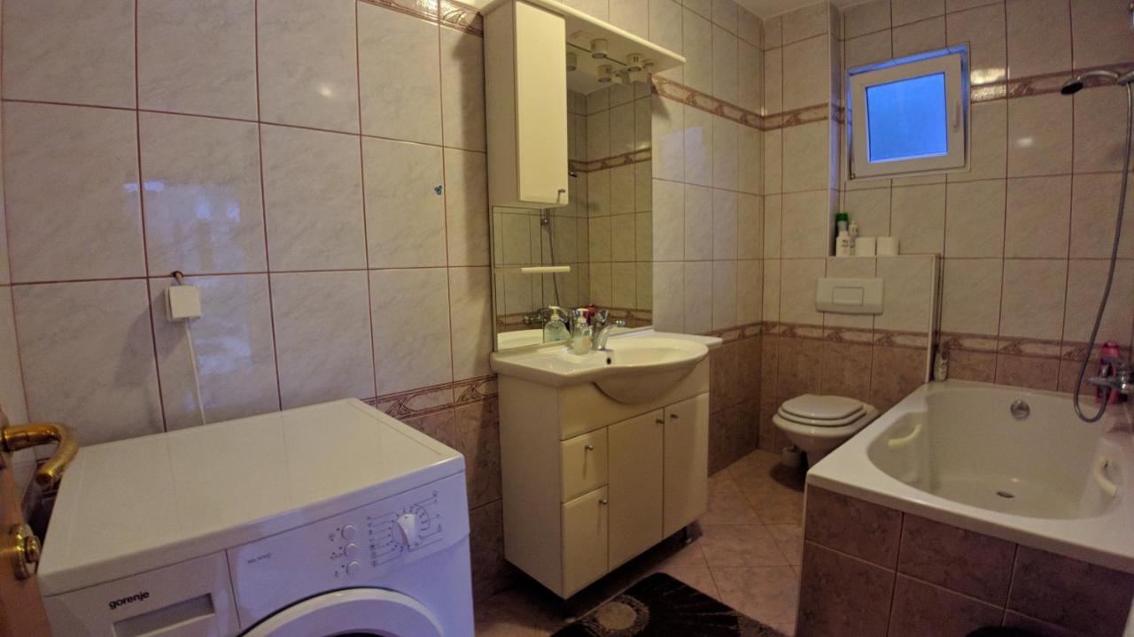 Holiday Home Rozic - Villa With Private Seasonal Heated Pool 莫斯塔尔 外观 照片